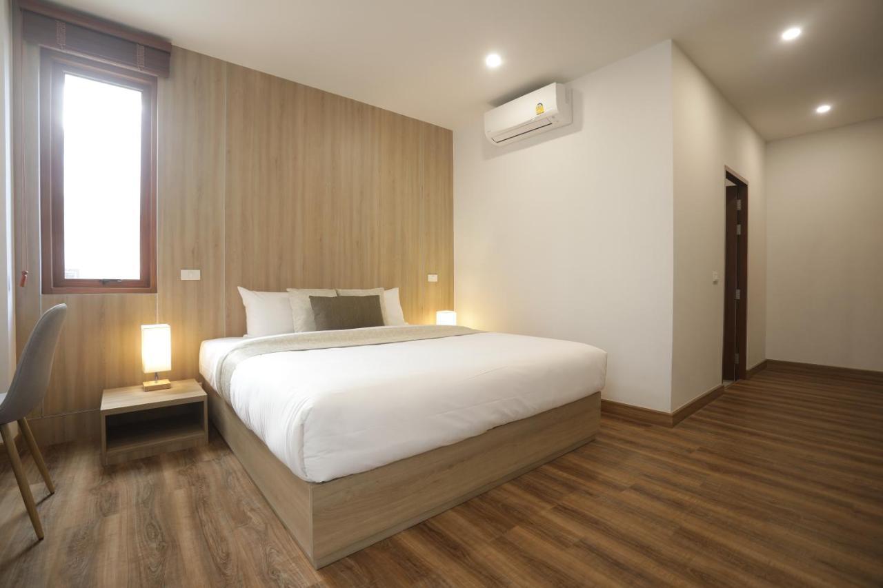 Four O'Clock Hotel Chiang Mai Extérieur photo