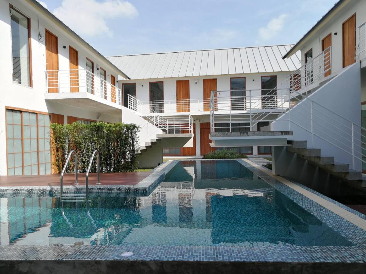 Four O'Clock Hotel Chiang Mai Extérieur photo
