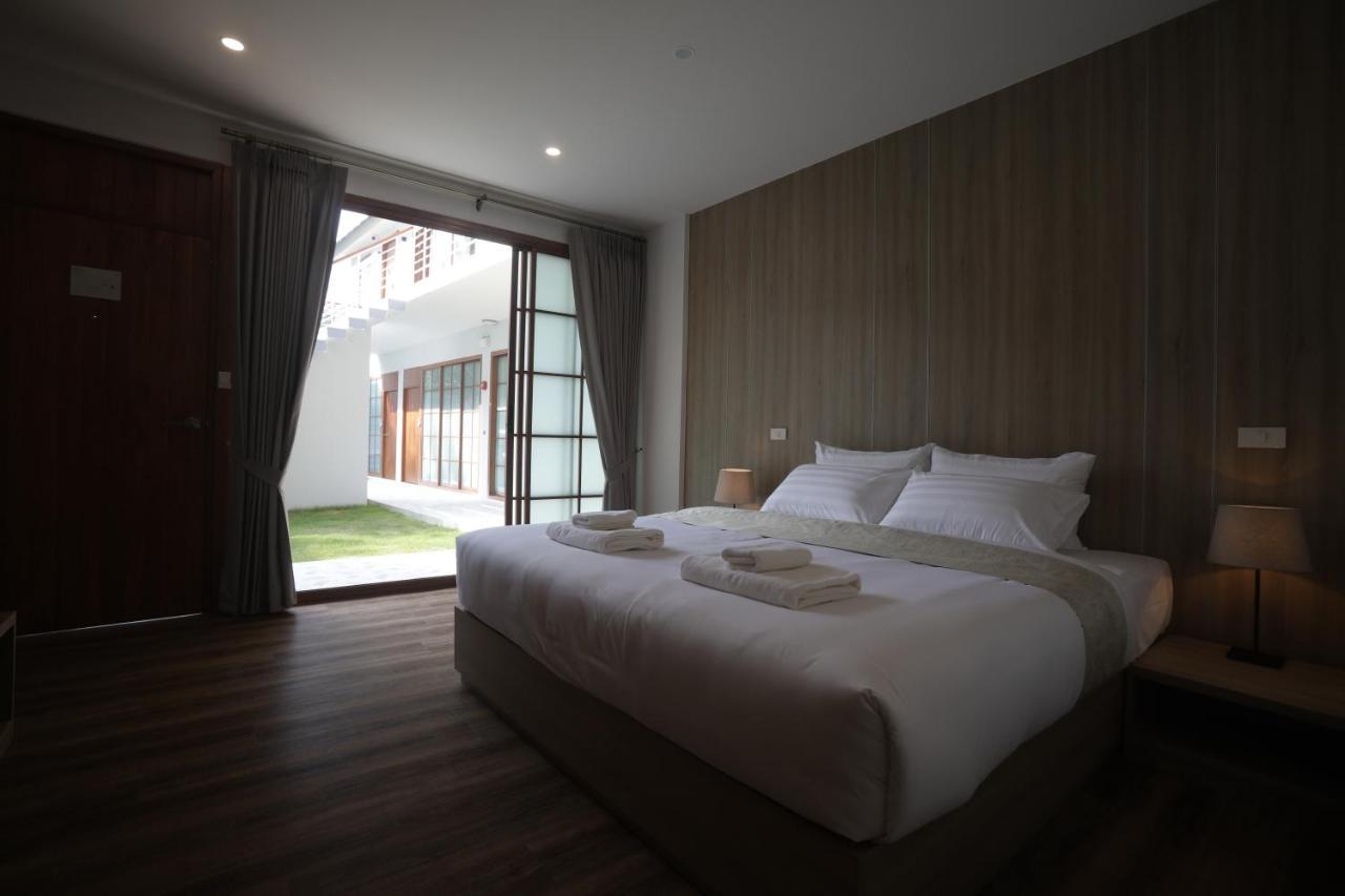 Four O'Clock Hotel Chiang Mai Extérieur photo