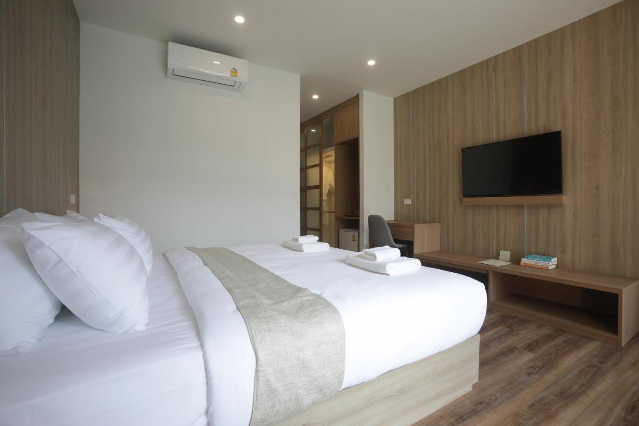Four O'Clock Hotel Chiang Mai Extérieur photo