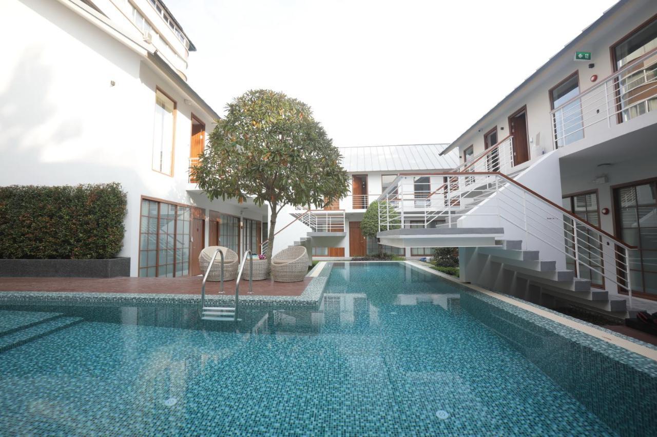 Four O'Clock Hotel Chiang Mai Extérieur photo