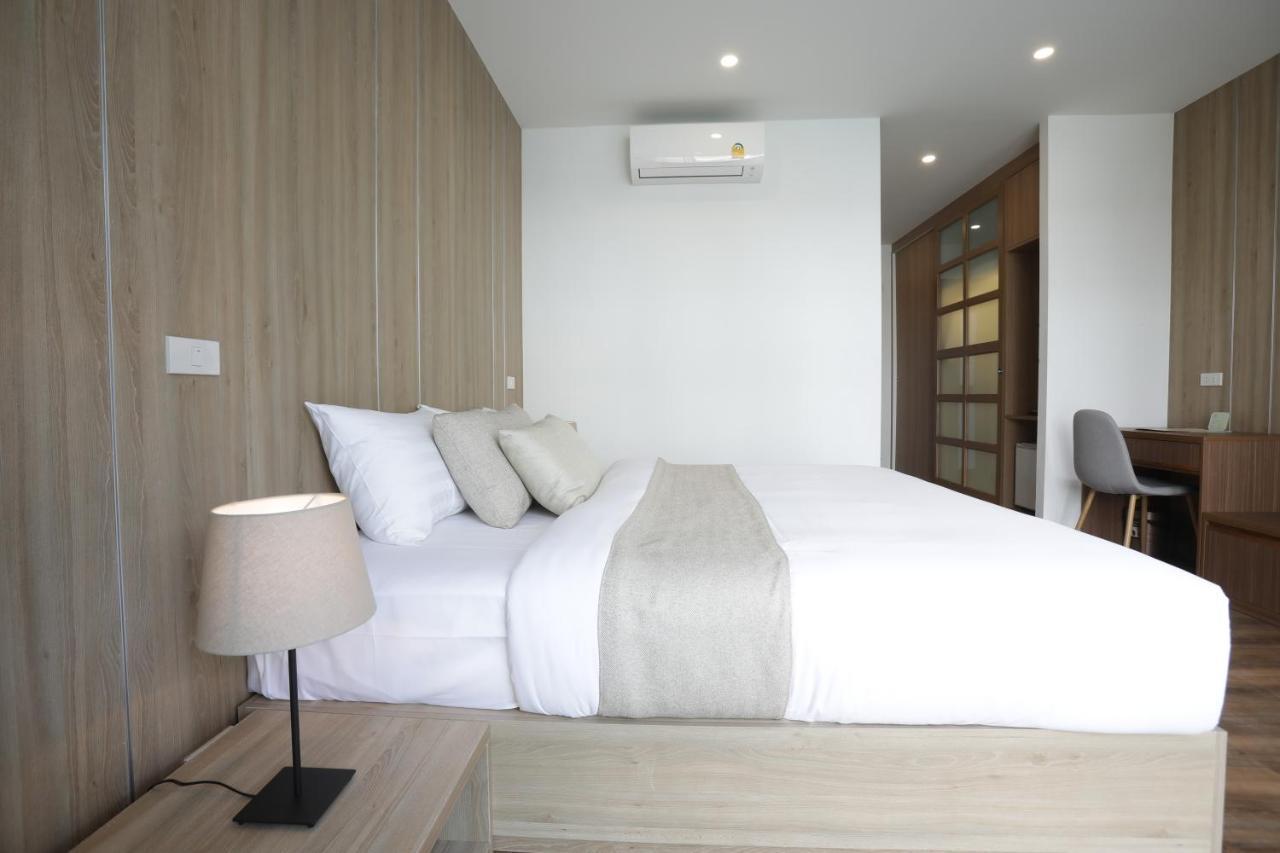 Four O'Clock Hotel Chiang Mai Extérieur photo