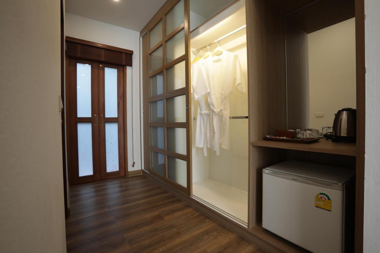 Four O'Clock Hotel Chiang Mai Extérieur photo