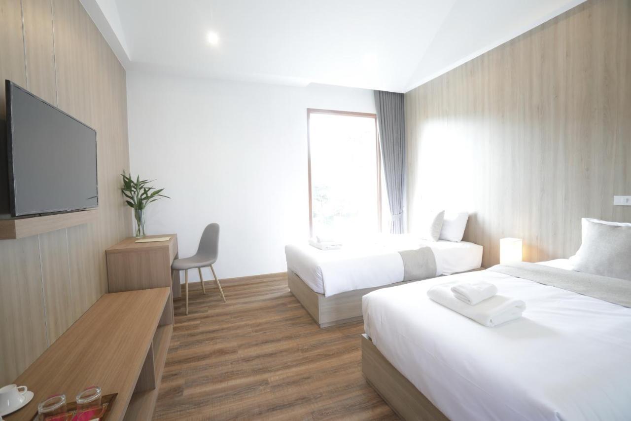 Four O'Clock Hotel Chiang Mai Extérieur photo