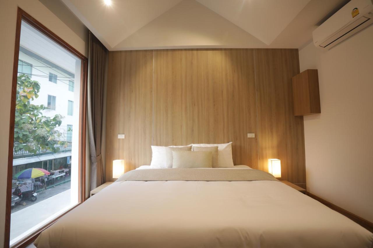 Four O'Clock Hotel Chiang Mai Extérieur photo